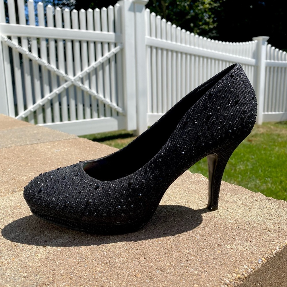 Elegant Black Women's Pumps/ Heels 9W